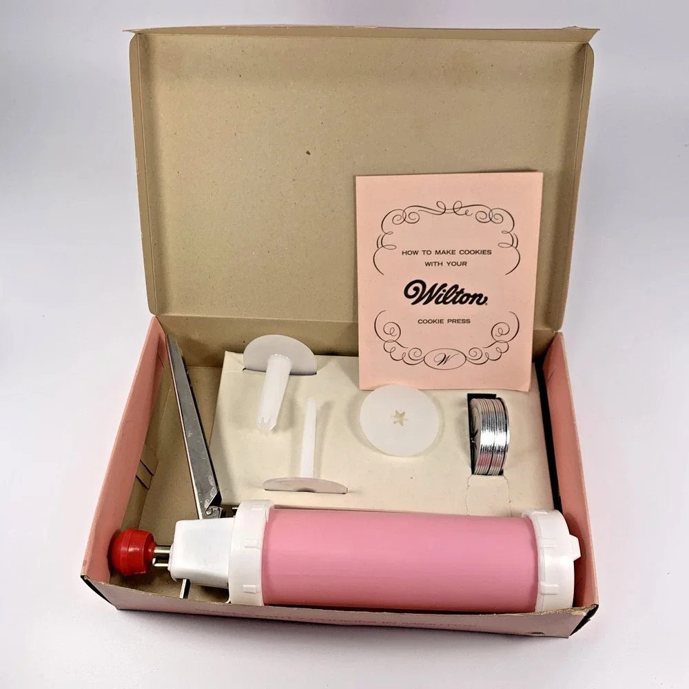 Vintage Wilton Sugar Plum Cookie Press Pink White 12 Disc 3 Cones‎ NEW-UNUSED